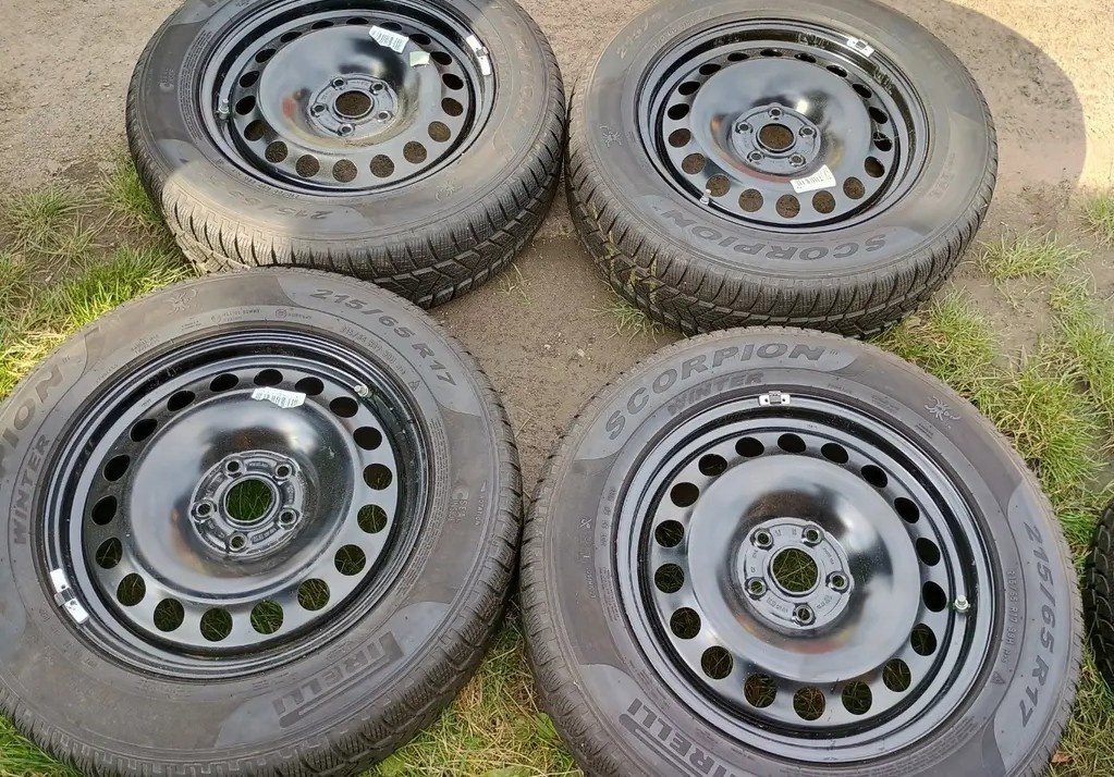 Tiguan Q3 Kodiak Kraná zimní sada 215 65 17 VW Audi Seat - - - 2