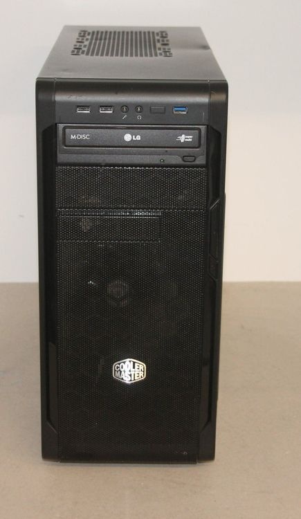 Herní počítač s Windows 11 včetně 24" LCD a repro - 2