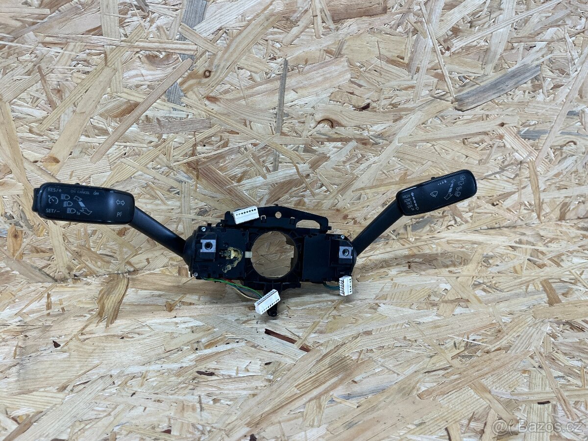 PÁČKY VOLANTU OCTAVIA 3 5Q0953507AC - 2