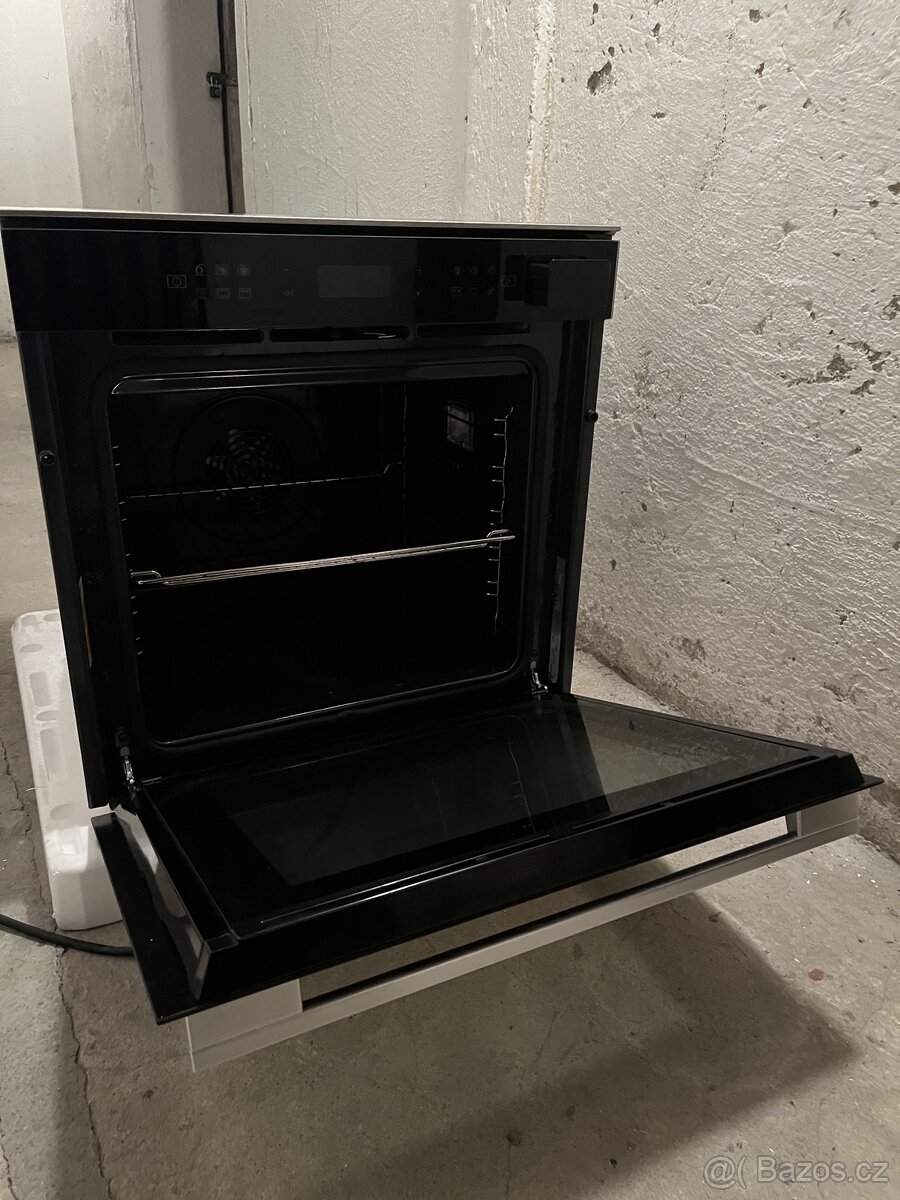 Prodám Whirlpool multifunkční troubu - 2