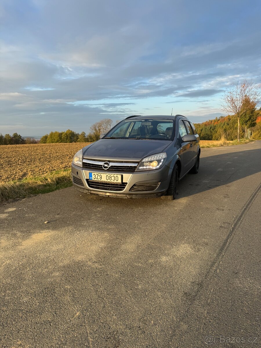 Opel Astra H 1,9cdti 110kw nepojízdné - 2