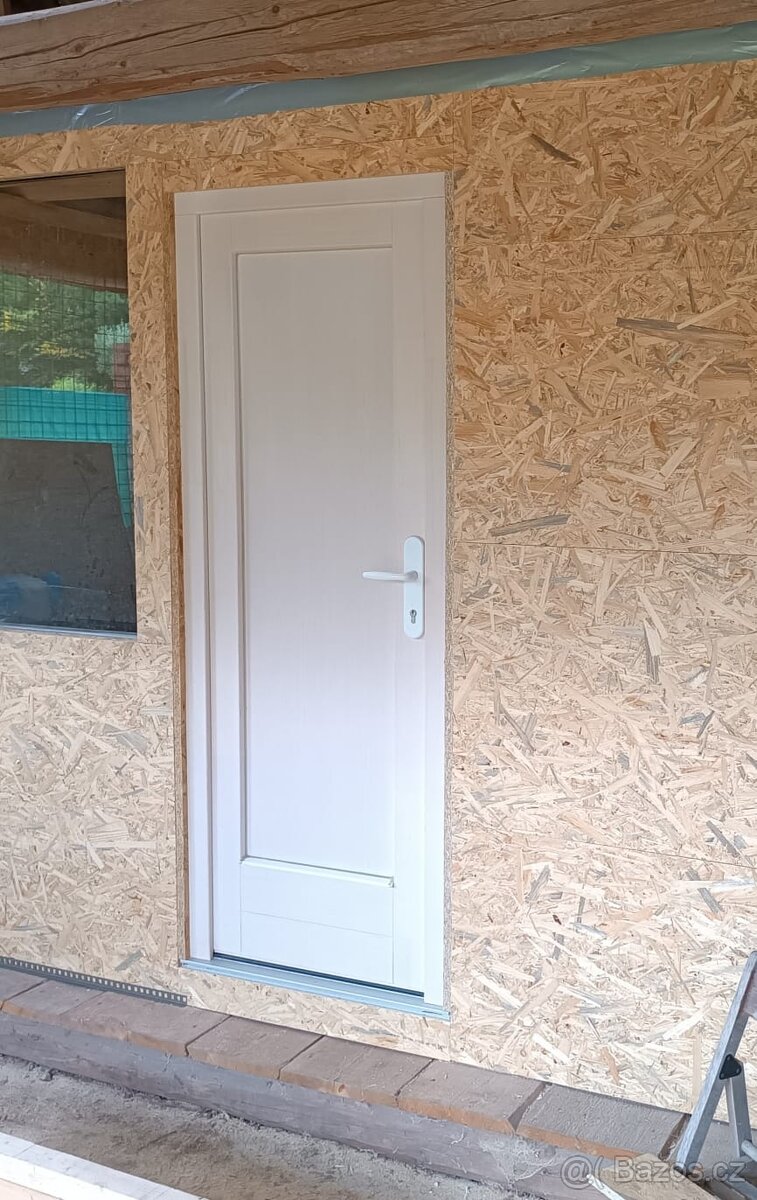 Prodám dřevěné vchodové dveře - 2