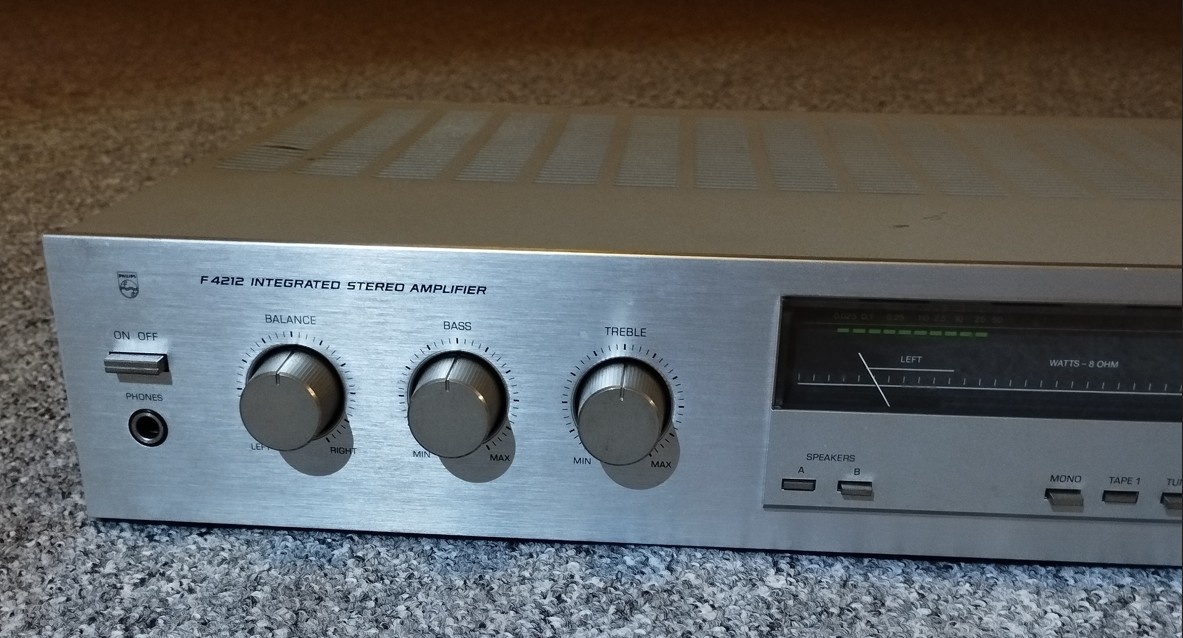 Zesilovač PHILIPS F4212 - 2