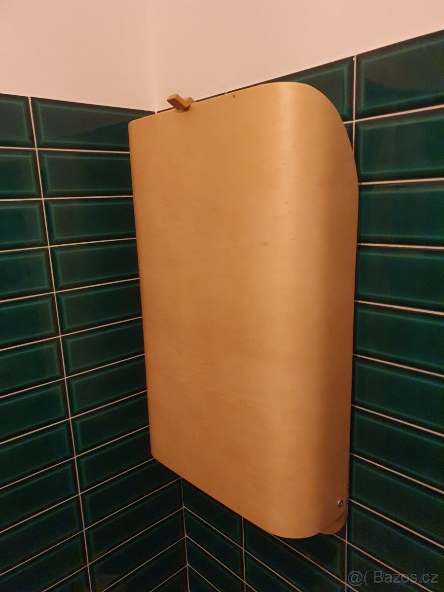 Nástěnný přebalovací pult - 2