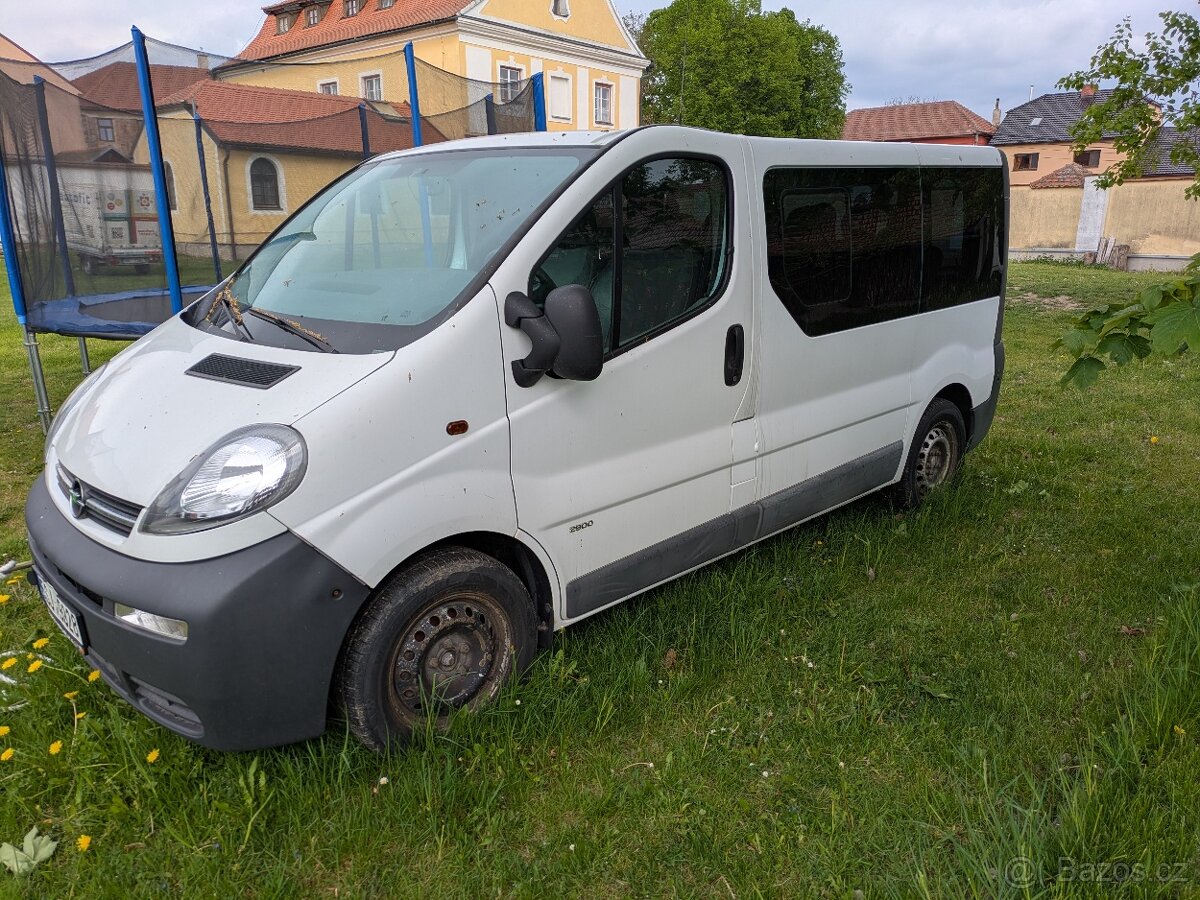 Opel Vivaro 2004 k opravě - 2