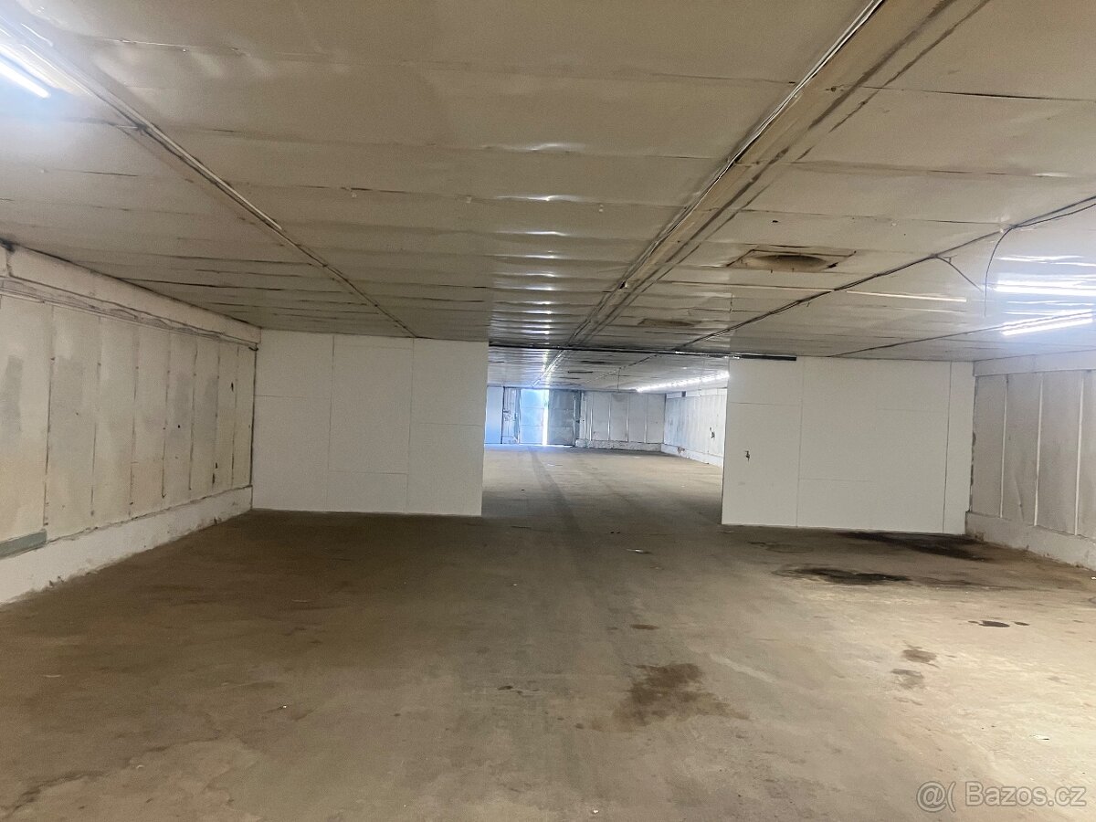 Pronajmu skladovou halu 950 m² v Horních Počernicích – pohled 2