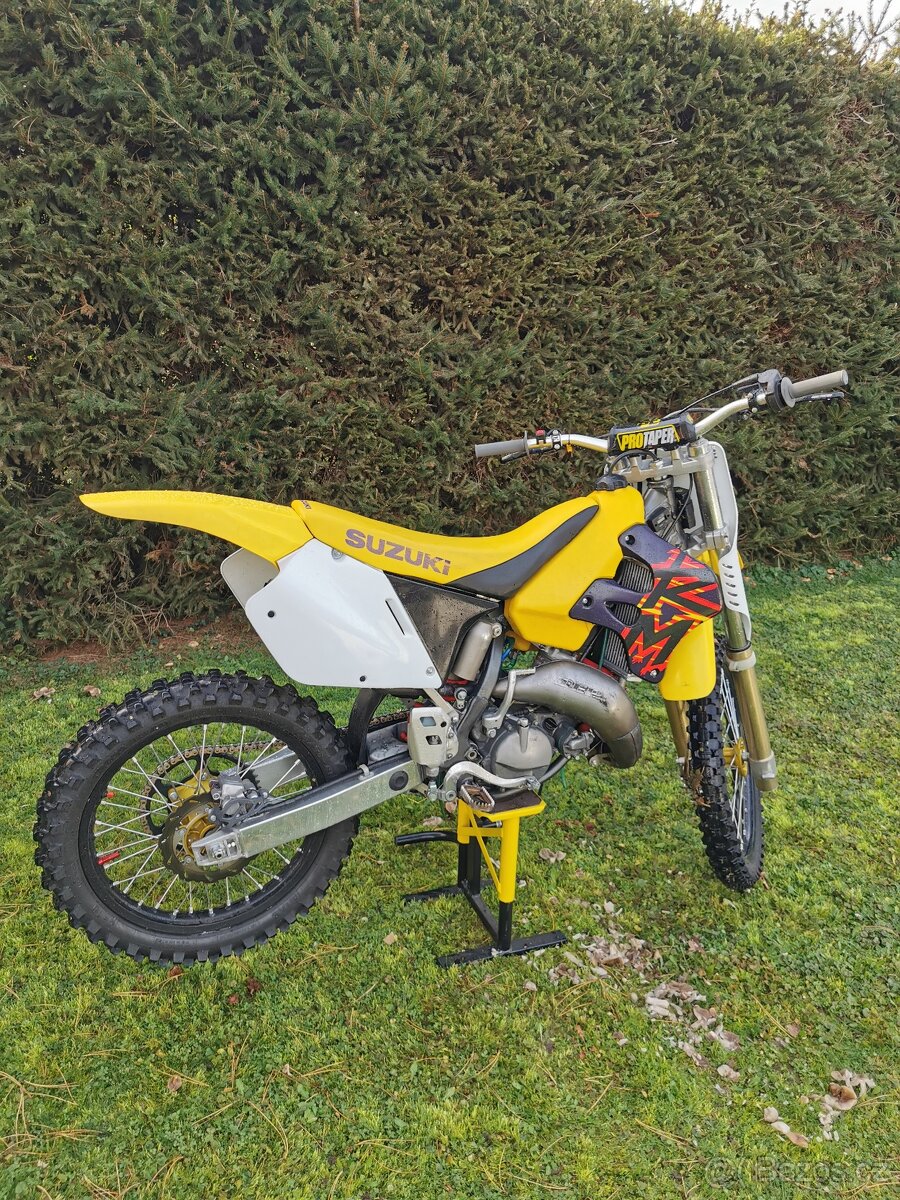prodám Suzuki RM 125 rok 1997 - 2