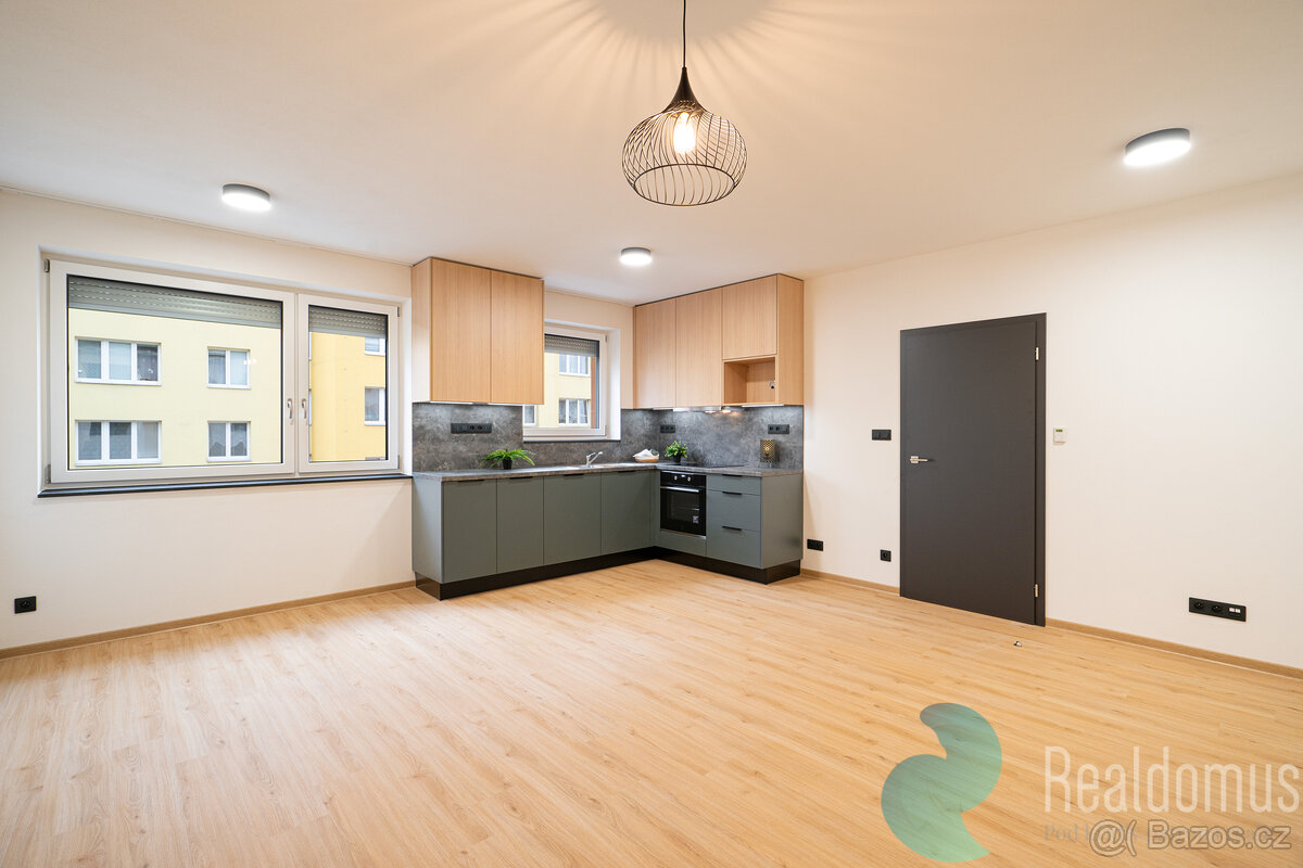 Pronájem nadstandardního bytu 2+kk, 57,6 m², B. Smetany, Čes - 2
