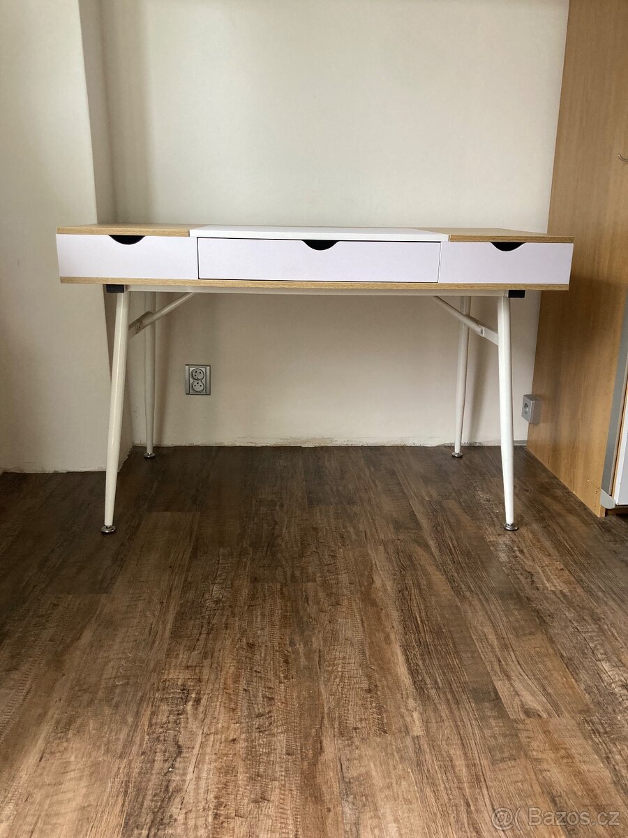 Pracovní stůl - 2