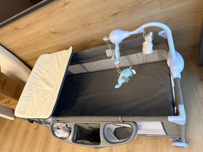 Kinderkraft cestovní postýlka s doplňky - 2