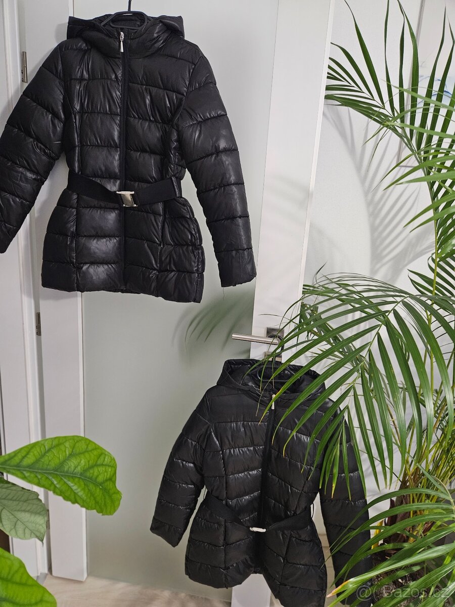 Dlouhá vypasovaná zimní bunda/kabát s páskem černá 14 let - 2