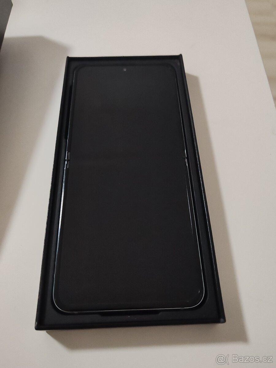 Samsung galaxy z flip5 - 2