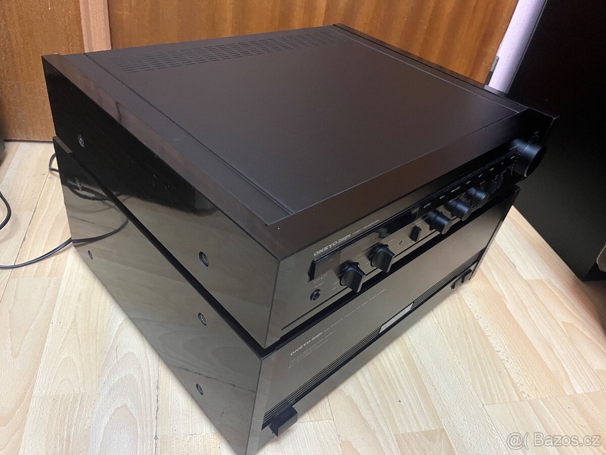 Onkyo Integra - 2
