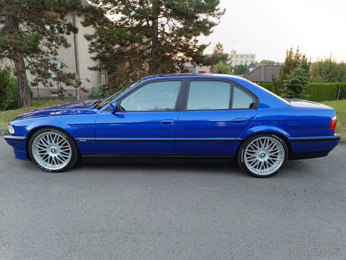 BMW e38 750 i - 2