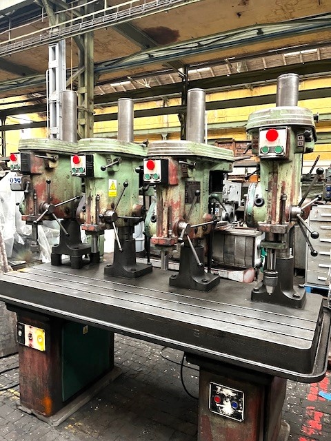 4vřetenová vrtačka V20A/4 - 2