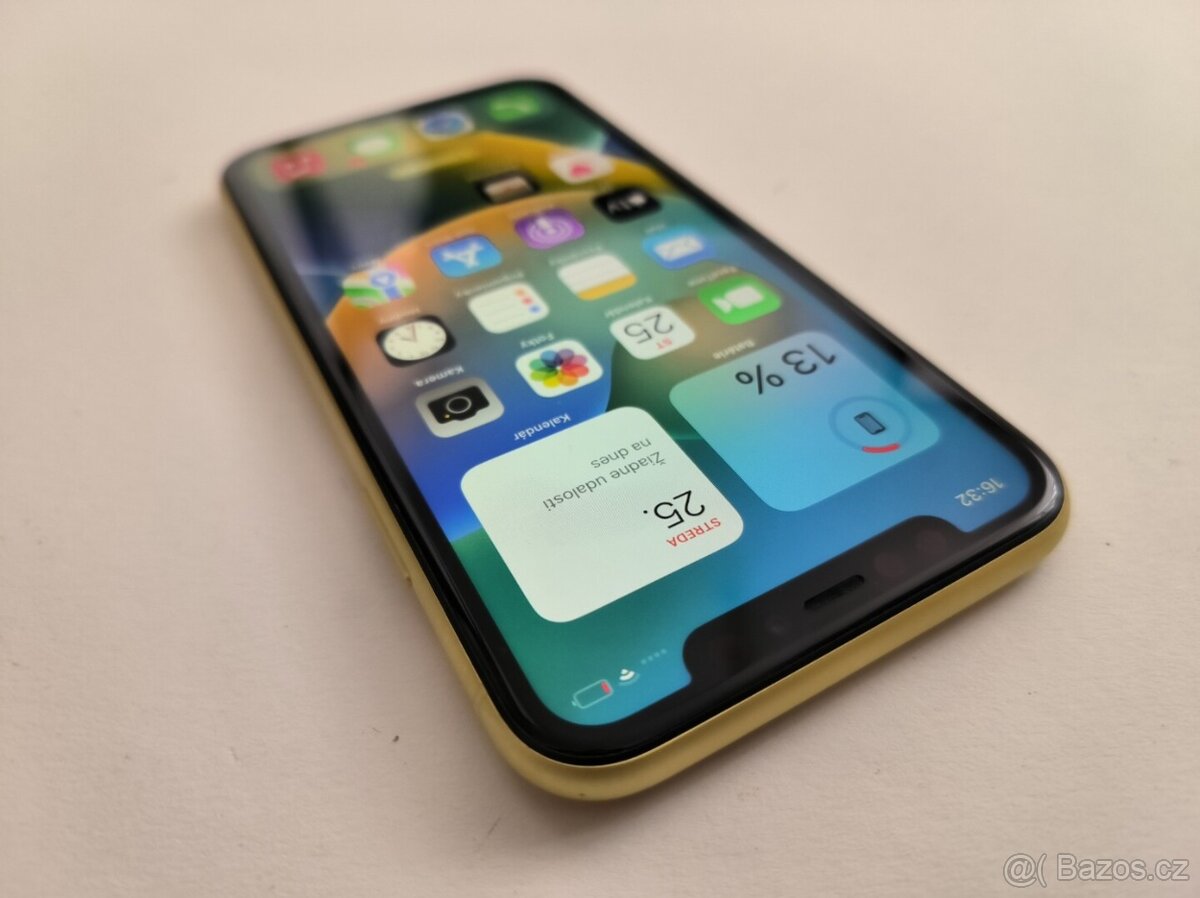 apple iphone 11 64gb Yellow - 2