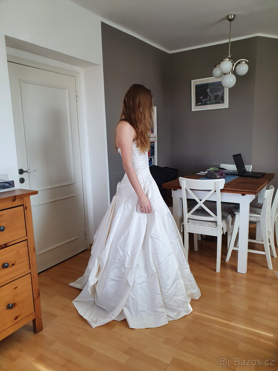 Svatebni šaty vel. 36 = 40 cm. - 2