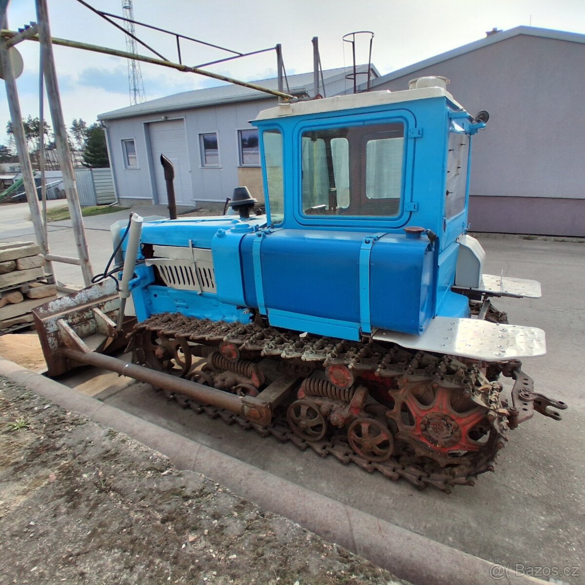PRODÁM DT 75 s radnicí- buldozer - 2