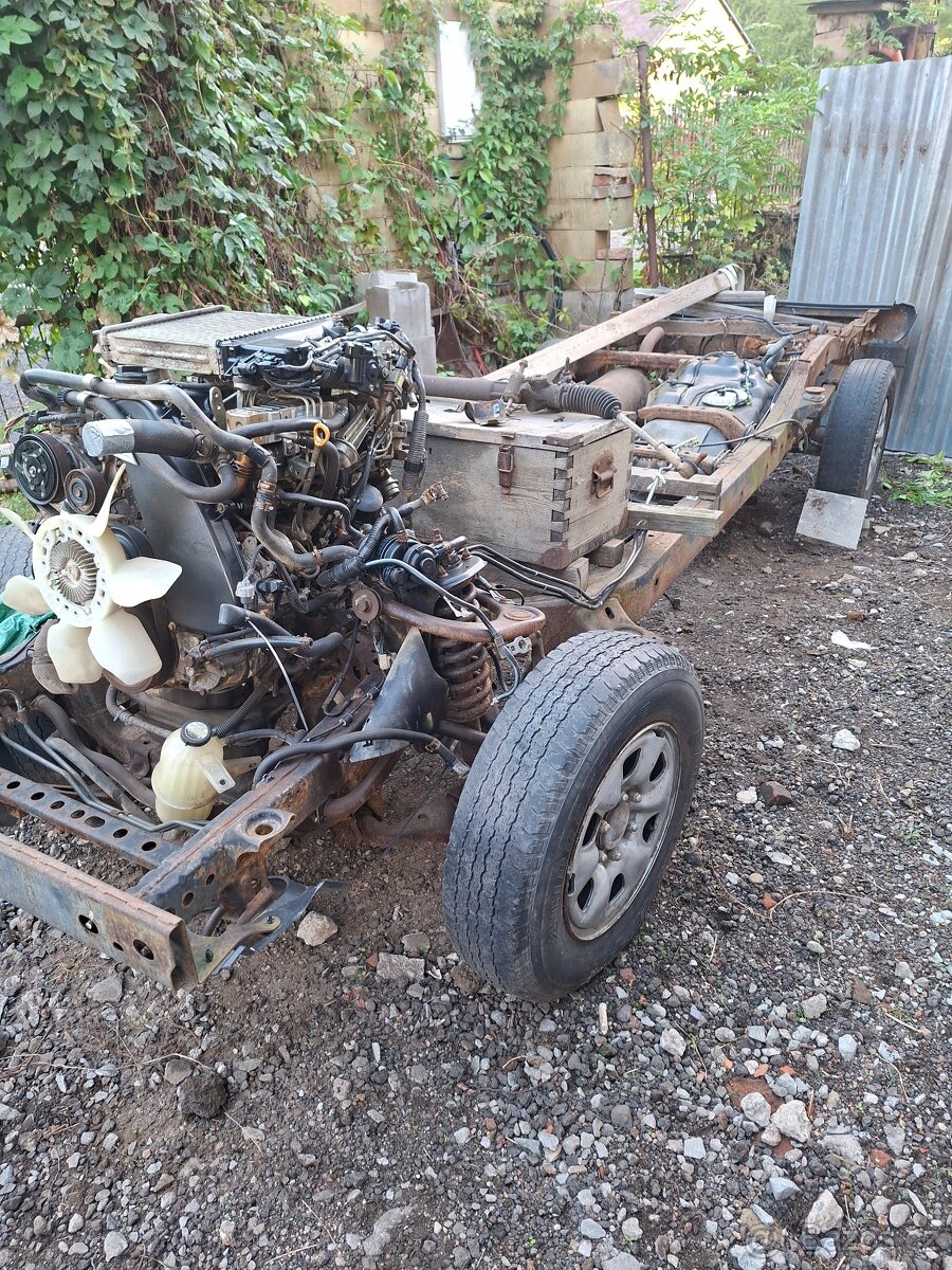 Toyota Hilux - 2