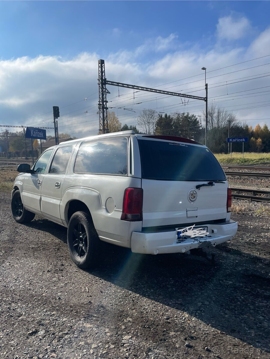 Cadillac Escalade - 2