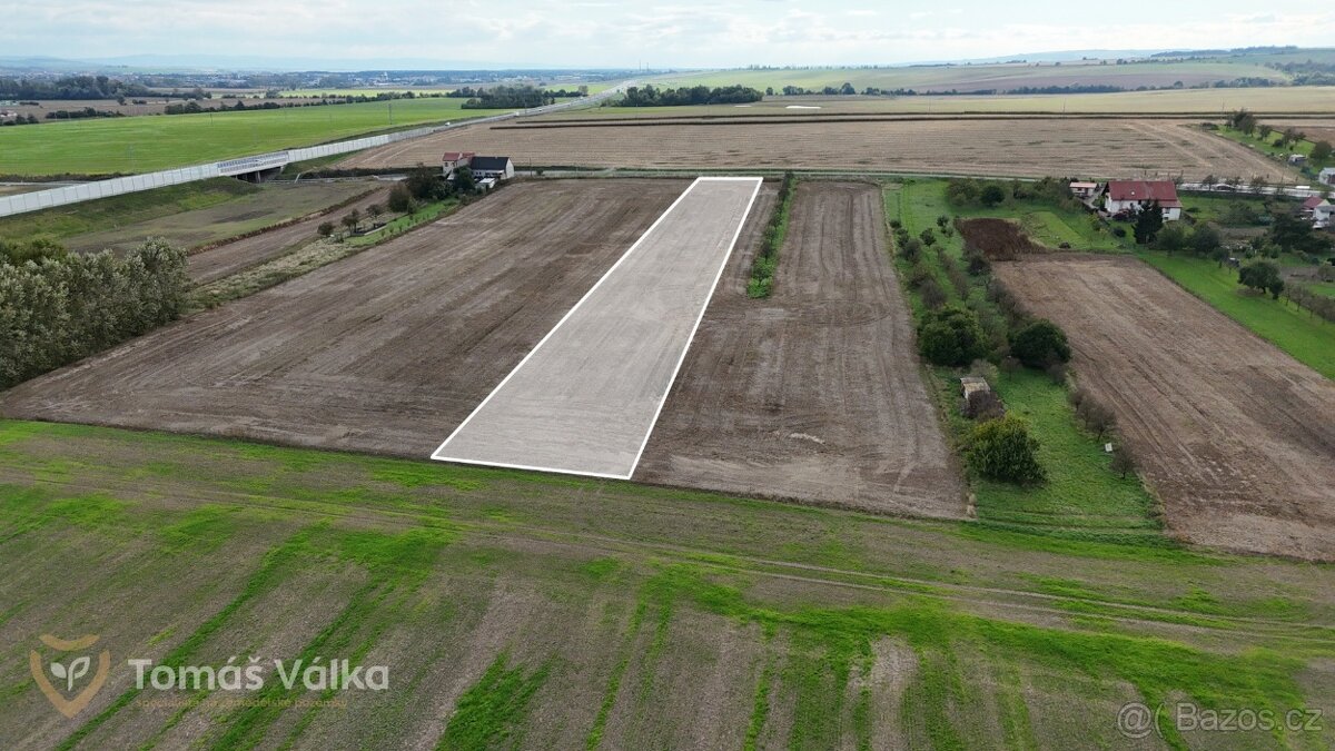 Prodej polí blízko obce - 3,3 ha - Sušice u UH - 2