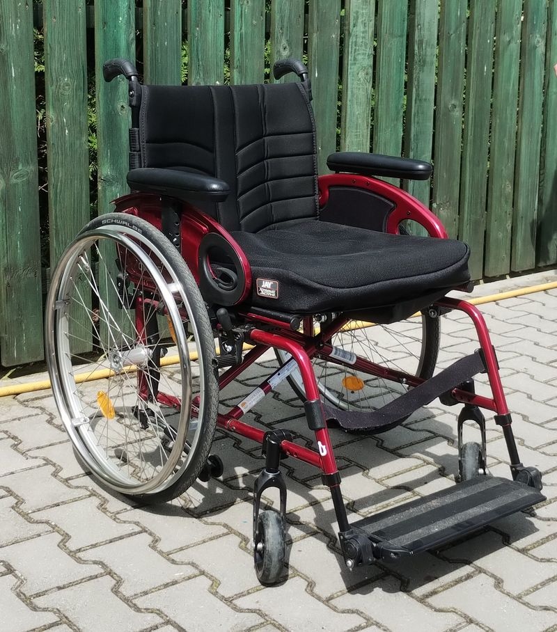 075-Mechanický invalidní vozík Sopur. - 2