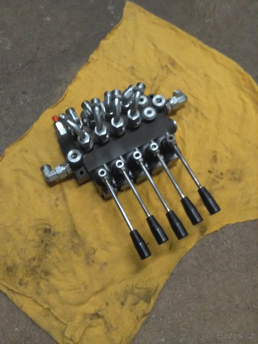 Hydraulický rozvaděč. - 2