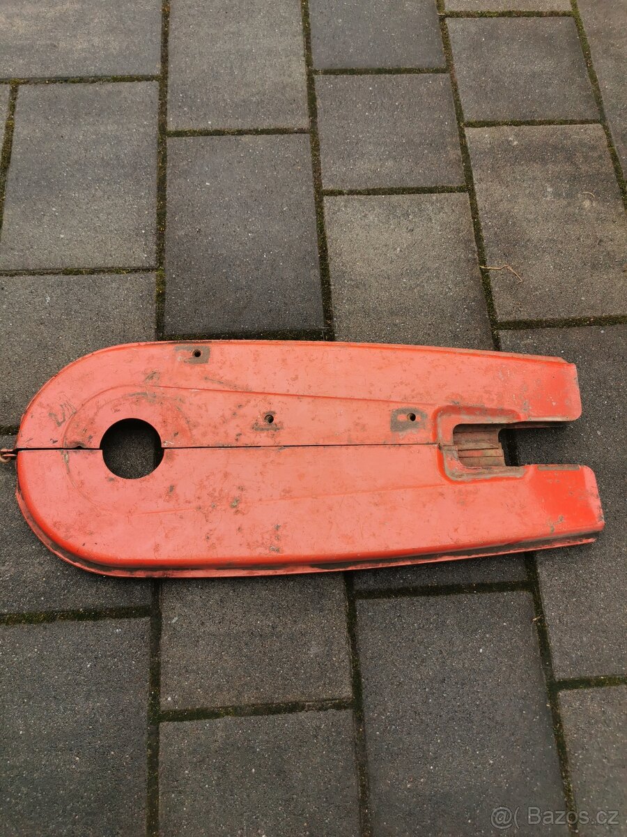 Jawa 50/551 Jawetta, kryt řetězu - 2