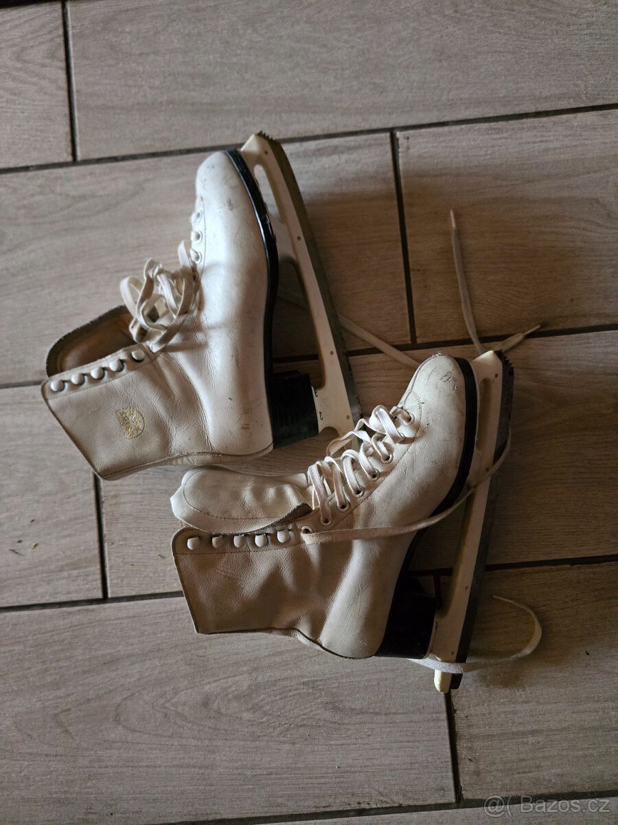 Dámské kožené brusle, vel. 38,5 - 2