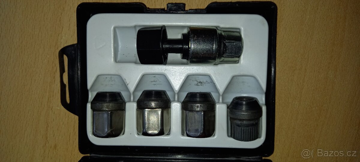 KIA Sportage IV matice bezpečnostní M12x1,5 - 2