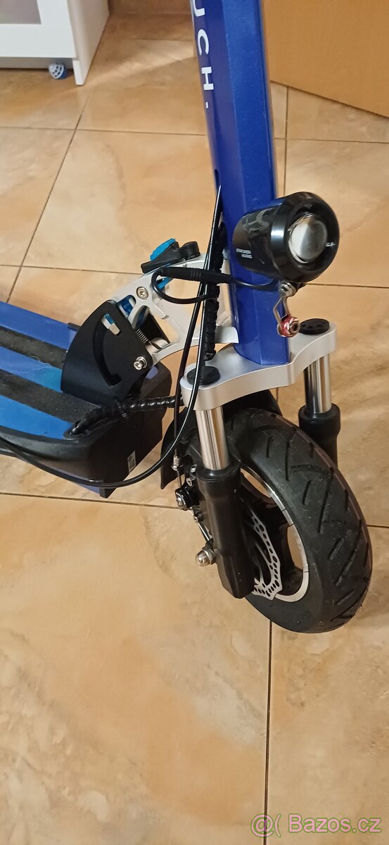 El.kolobežka Bluetouch 500 v záruce - 2