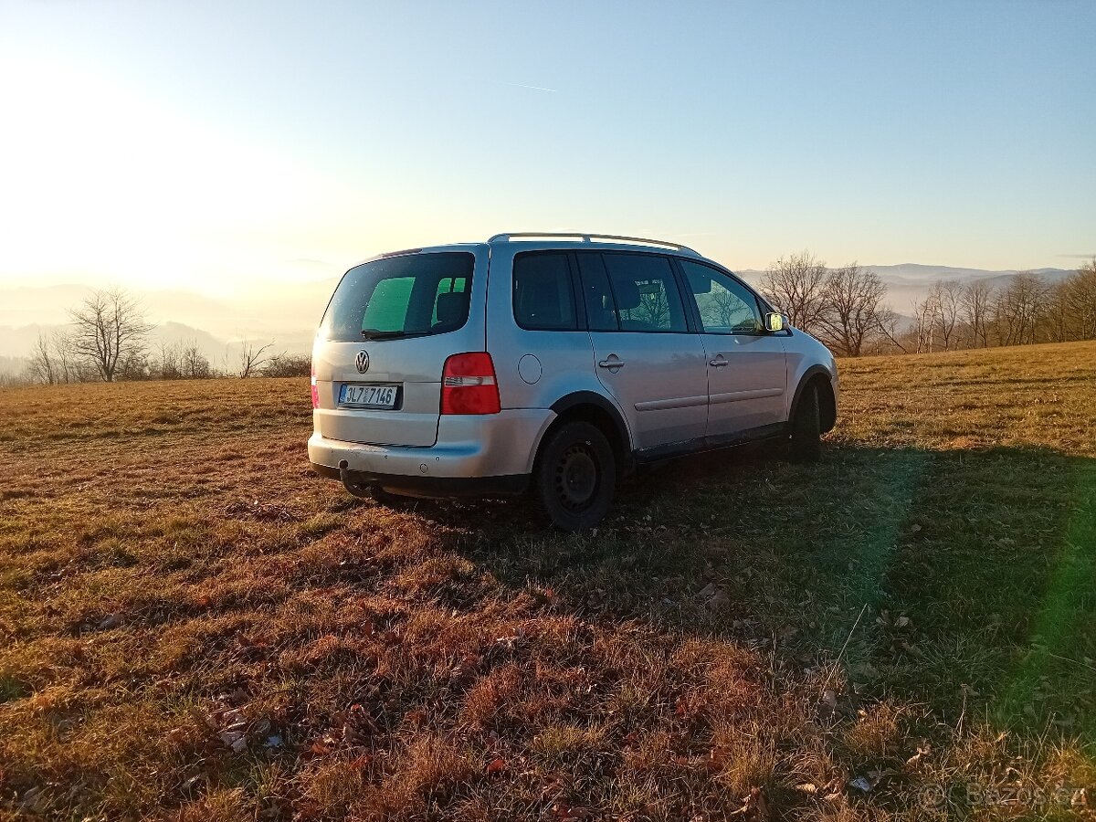 Vw touran 2.0 tdi 100kw - 2