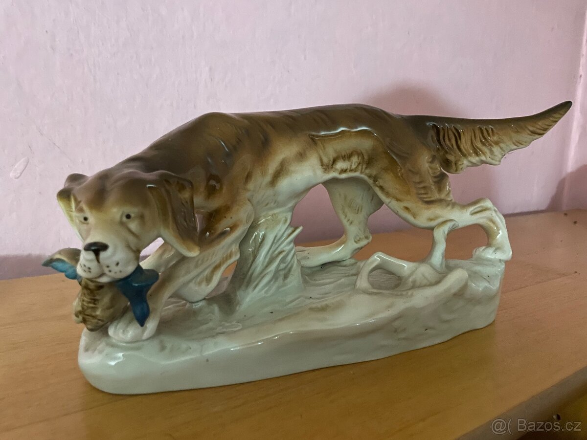 Keramická socha lovícího psa - 2