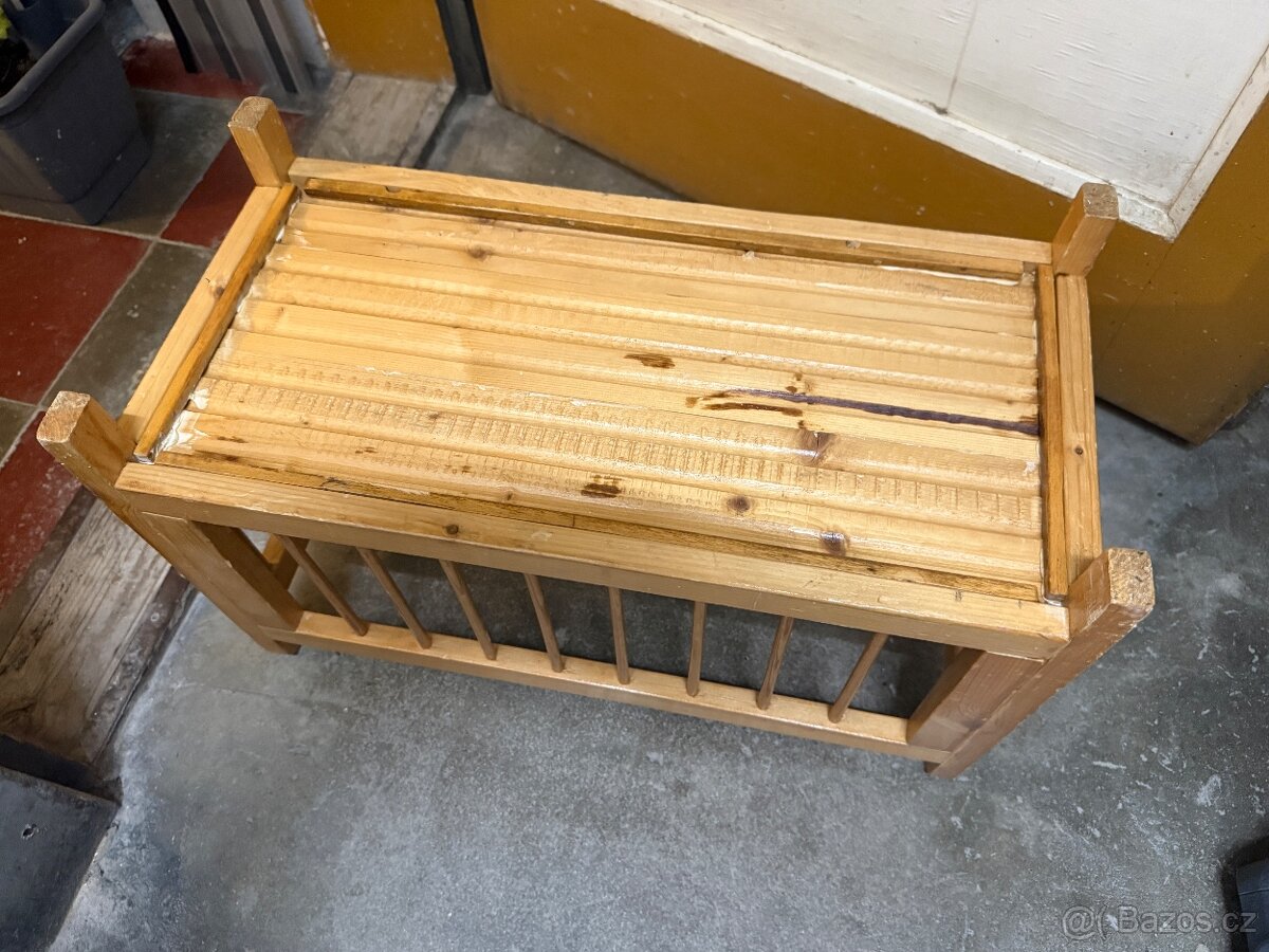 dřevěná postýlka pro panenky - 2