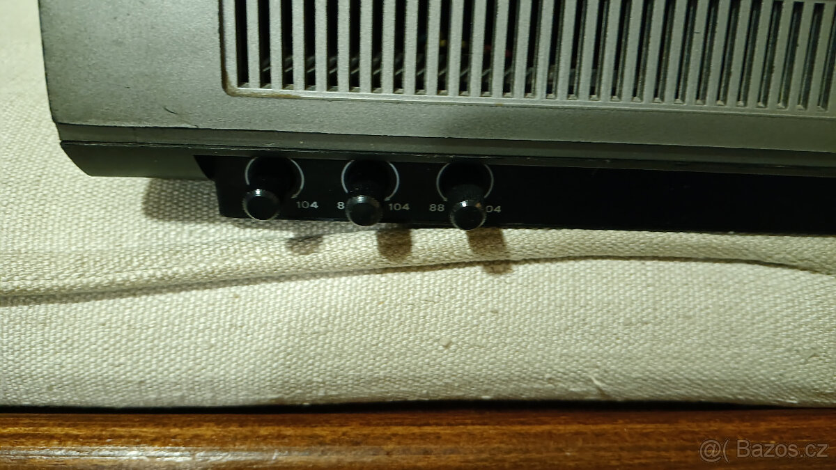 Prodám rádio budík Zn.Palladium - 2