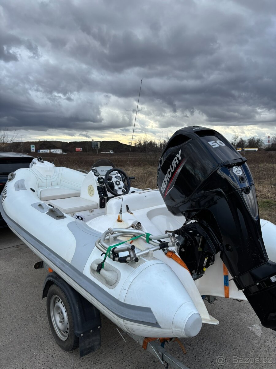 prodám motorový člun - 2