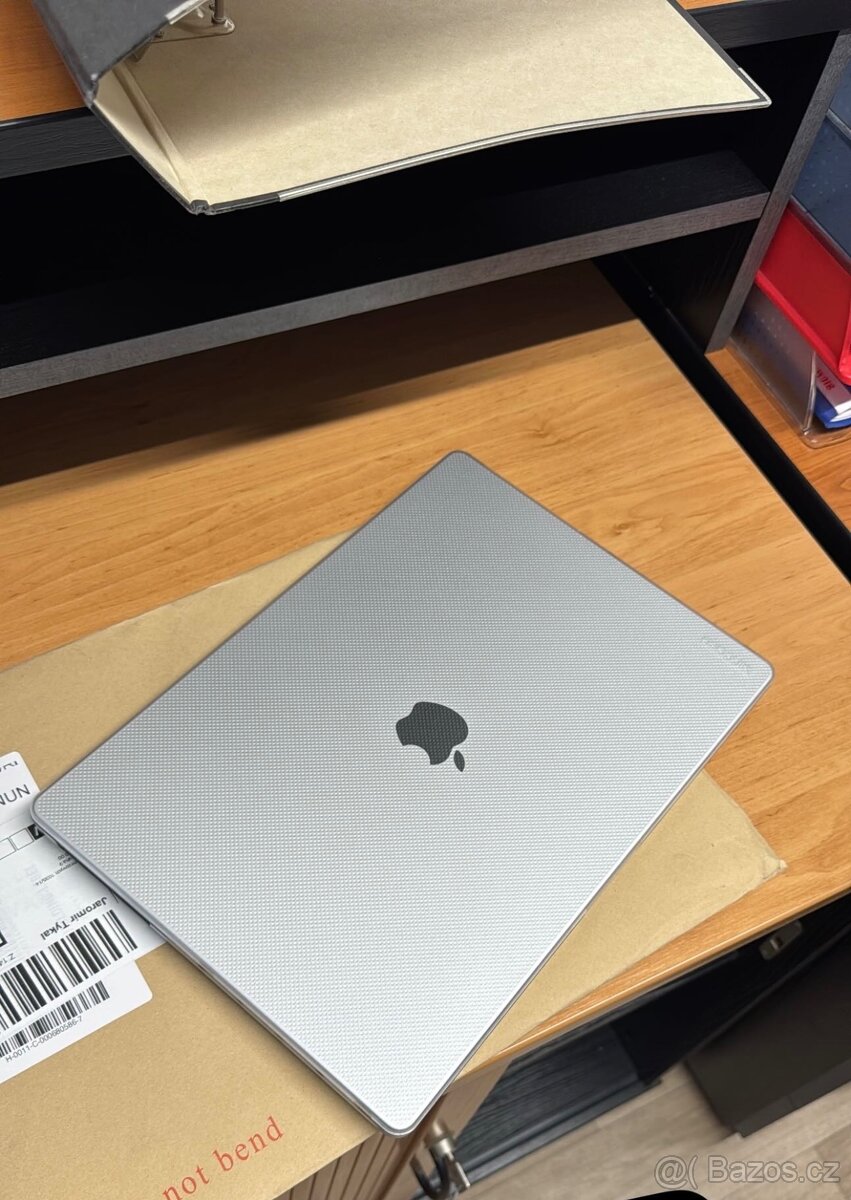 MacBook 16” M2 Max - 2