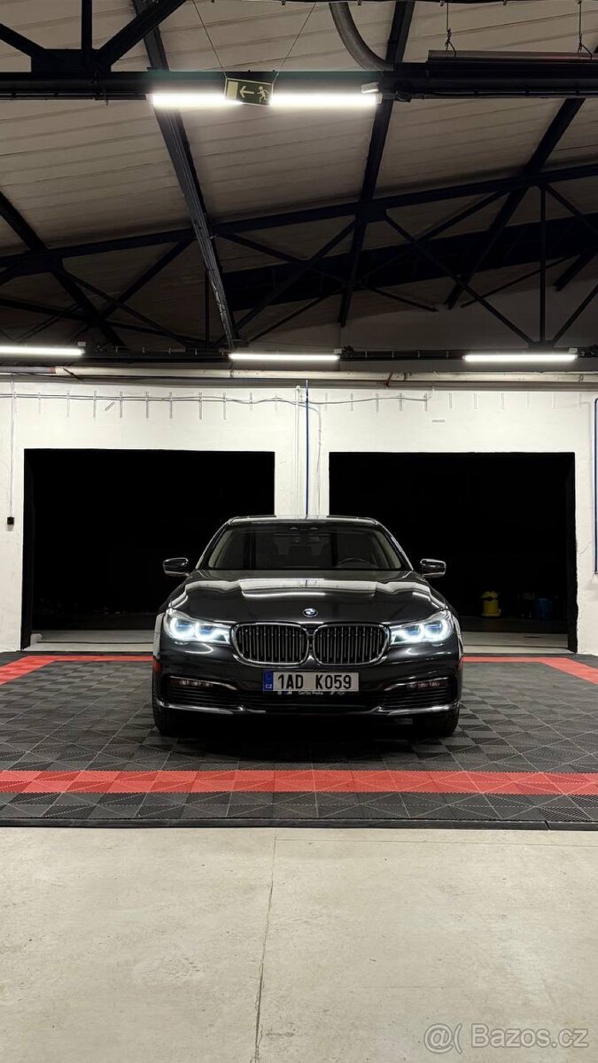 BMW 740d xDrive G11 výbava - 2