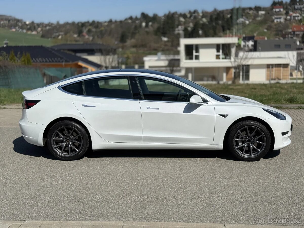 Tesla model 3 SR+ - 2