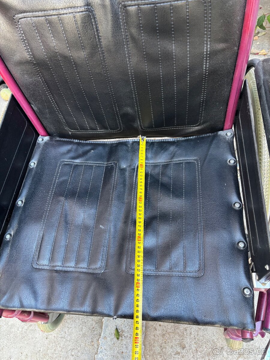 Mechanicky invalidní vozík zesílený - 2