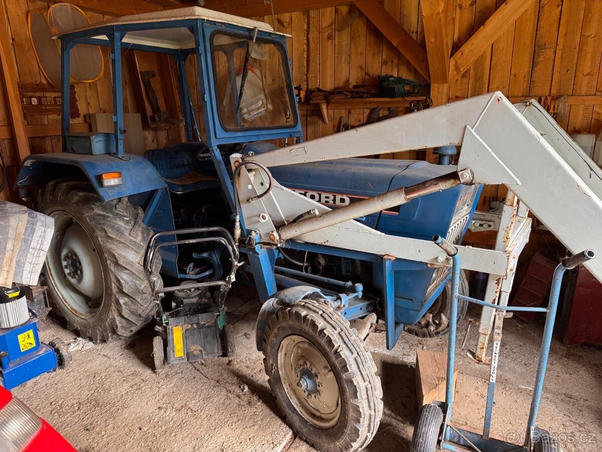 Traktor Ford 3000 z roku 1968 - 2