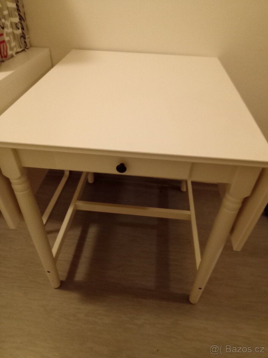 Rozkladaci jidelni stul - 2