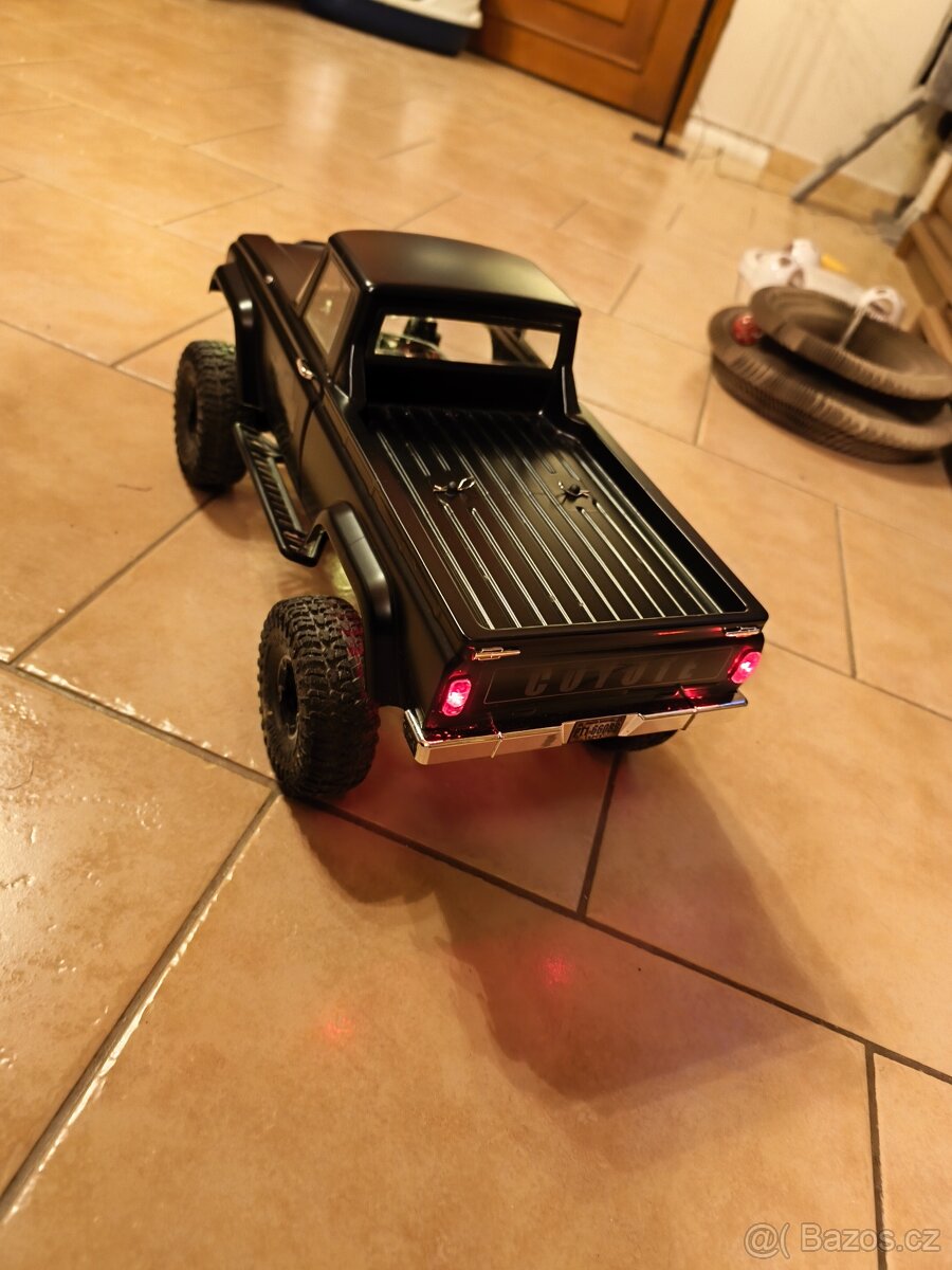 RC CHARISMA Coyote SCA-1E + jedna baterie navíc - 2