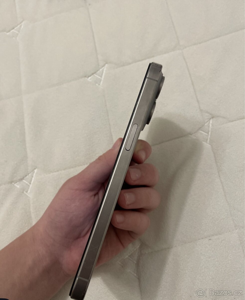 iPhone 15 Pro 512 GB Natural Titanium - 2