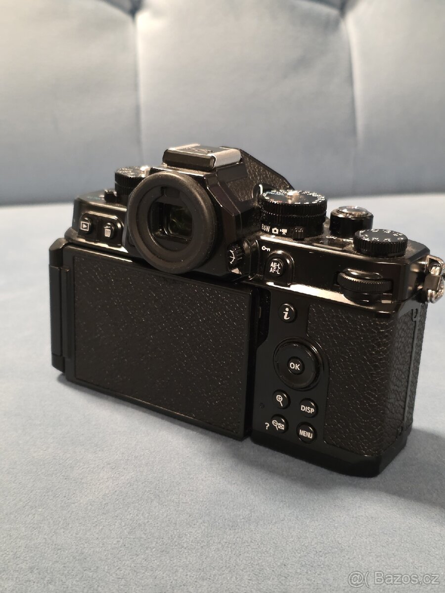 Nikon Zf Kit s objektivem 40 mm SE - Kompletní balení - 2