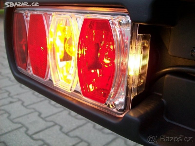 Nový uzamykatelný nosič kol/lyží-sklopný, na tažné - 2