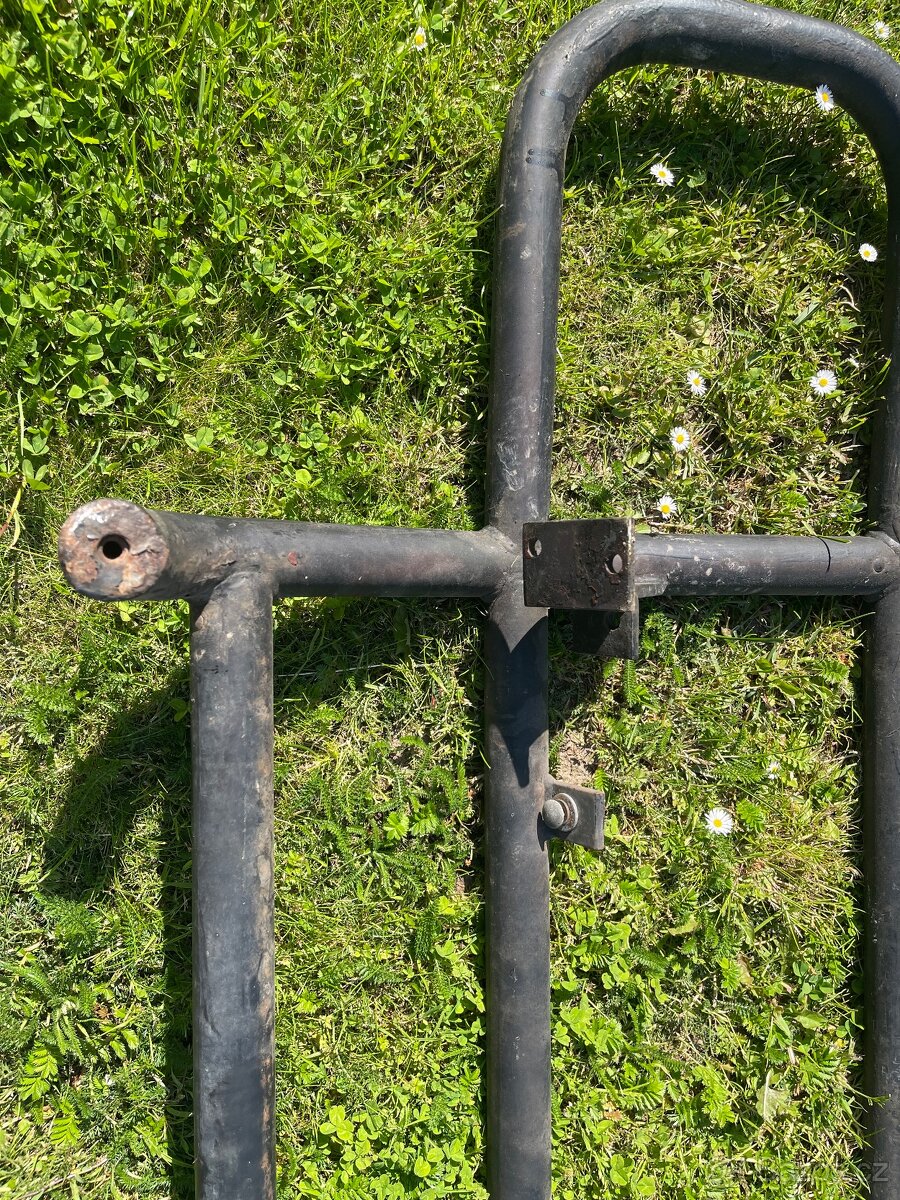 Prodám přední nárazník na Suzuki samurai - 2