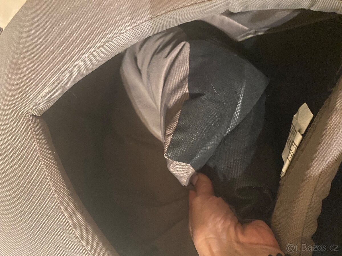 Psi kukaň pelíšek - 2