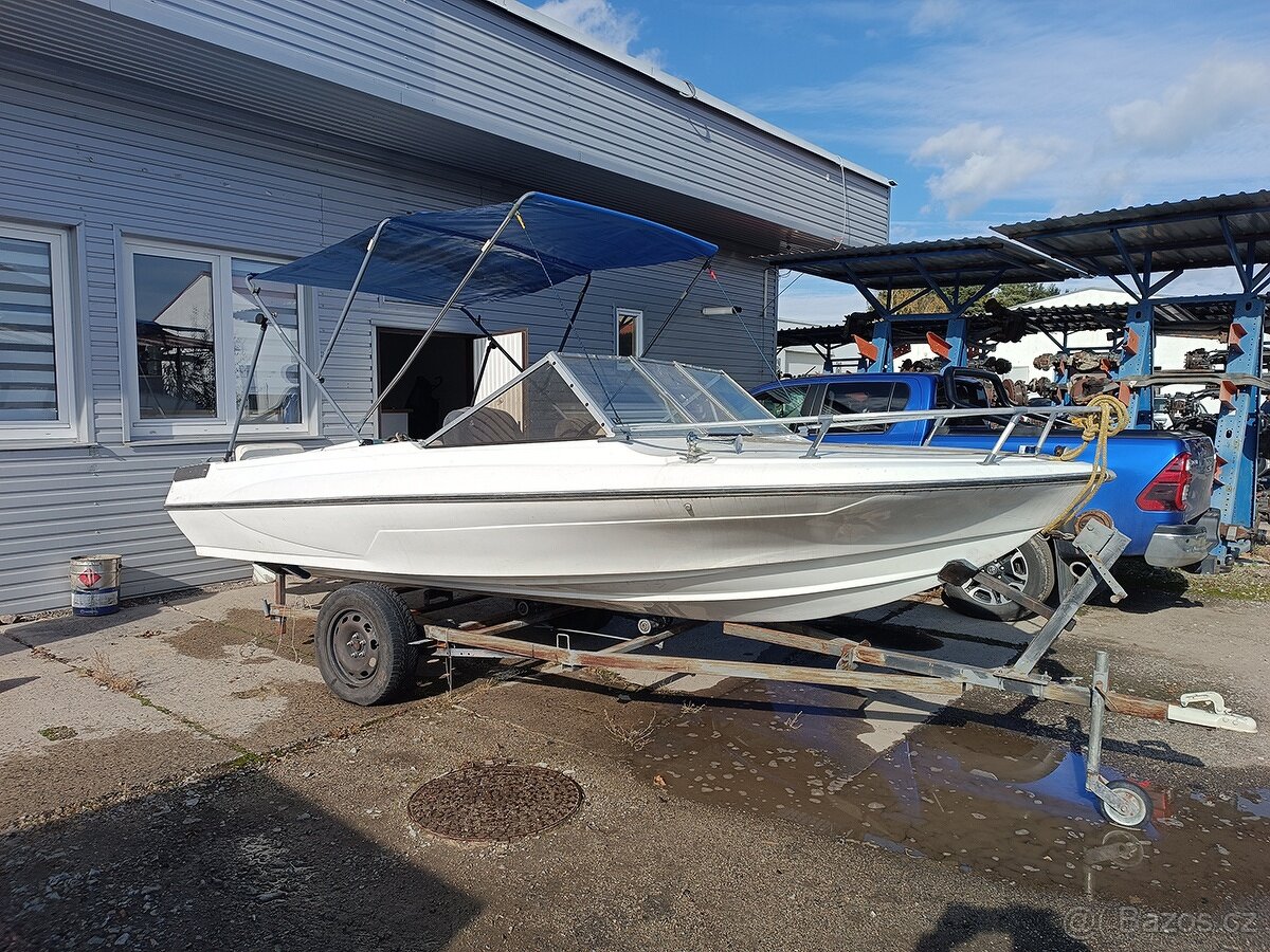 motorový člun Glastron V174 - 2