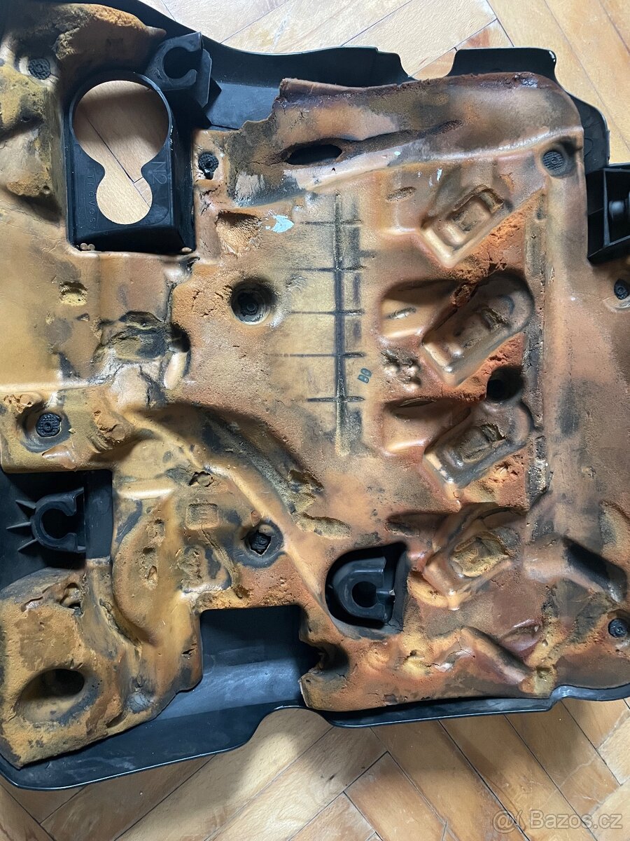 Kryt motoru Peugeot 1.6 HDi - 2